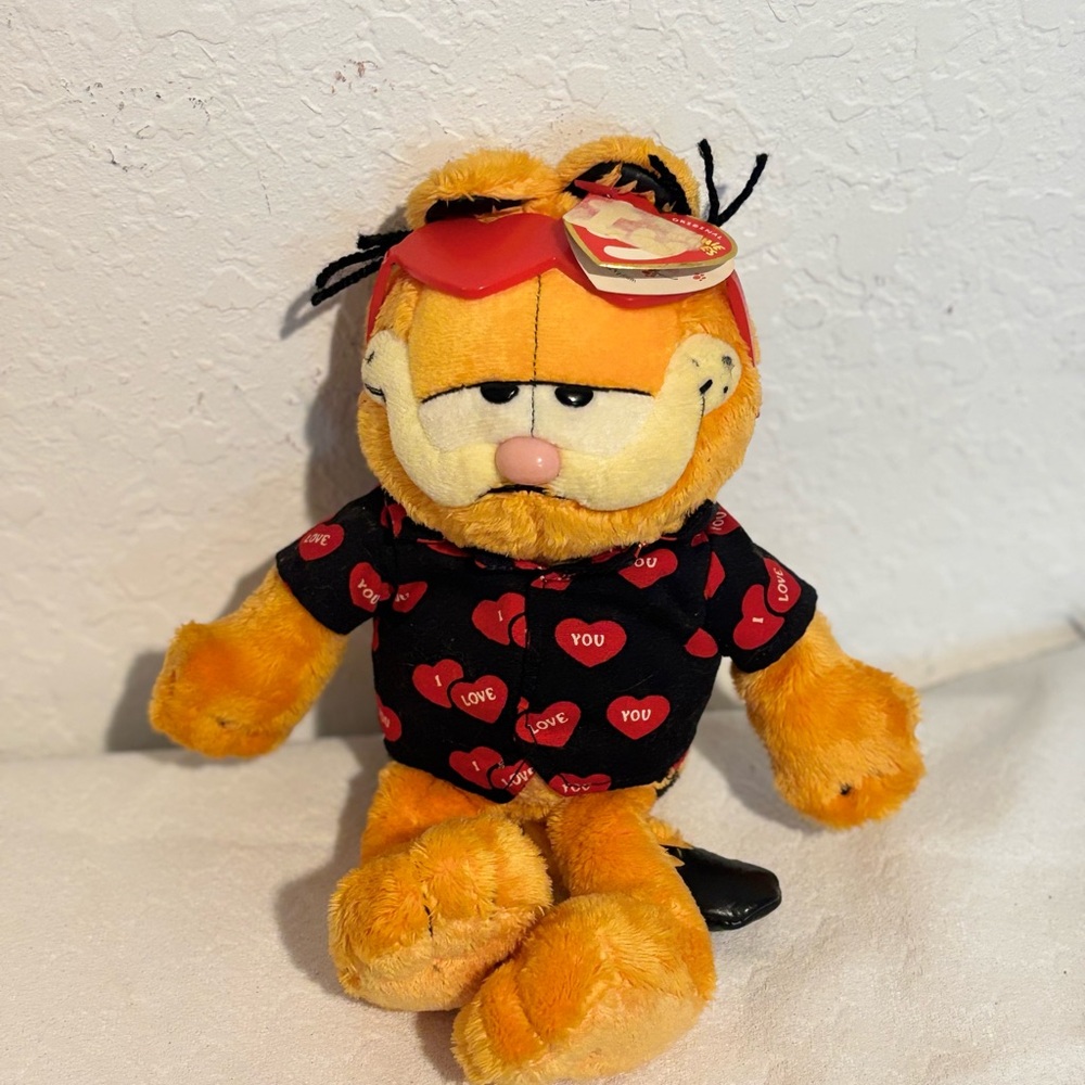 Garfield plush beanie baby new with tags Valentine’s Day